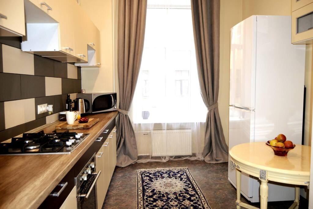Unique Spacious Classic 3 Bedroom Midtown Apartment ! Billiard Room ! Ryga Zewnętrze zdjęcie