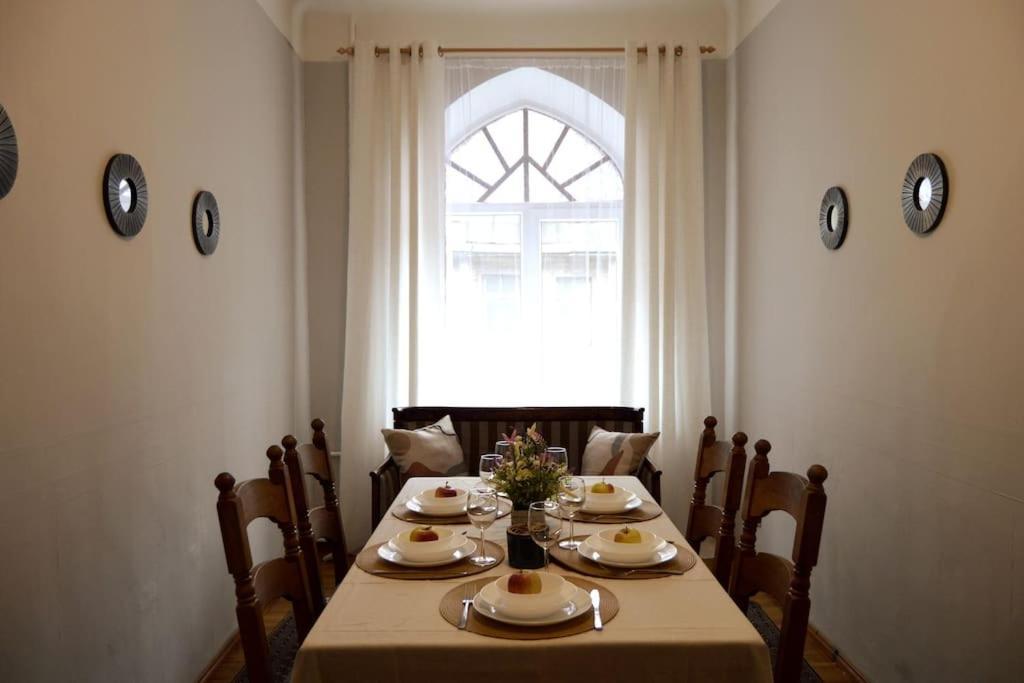 Unique Spacious Classic 3 Bedroom Midtown Apartment ! Billiard Room ! Ryga Zewnętrze zdjęcie