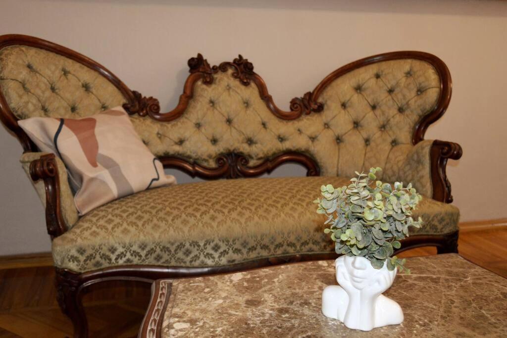 Unique Spacious Classic 3 Bedroom Midtown Apartment ! Billiard Room ! Ryga Zewnętrze zdjęcie