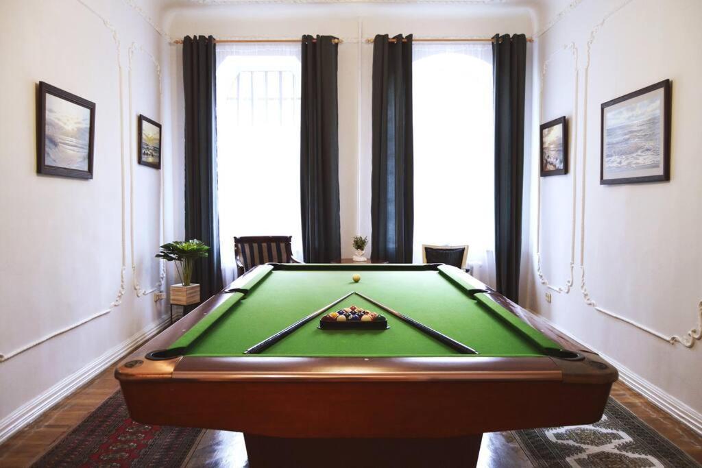 Unique Spacious Classic 3 Bedroom Midtown Apartment ! Billiard Room ! Ryga Zewnętrze zdjęcie