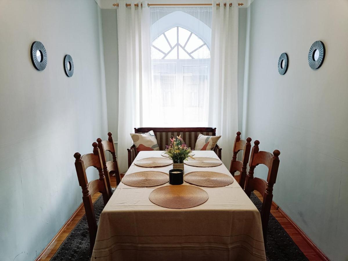 Unique Spacious Classic 3 Bedroom Midtown Apartment ! Billiard Room ! Ryga Zewnętrze zdjęcie